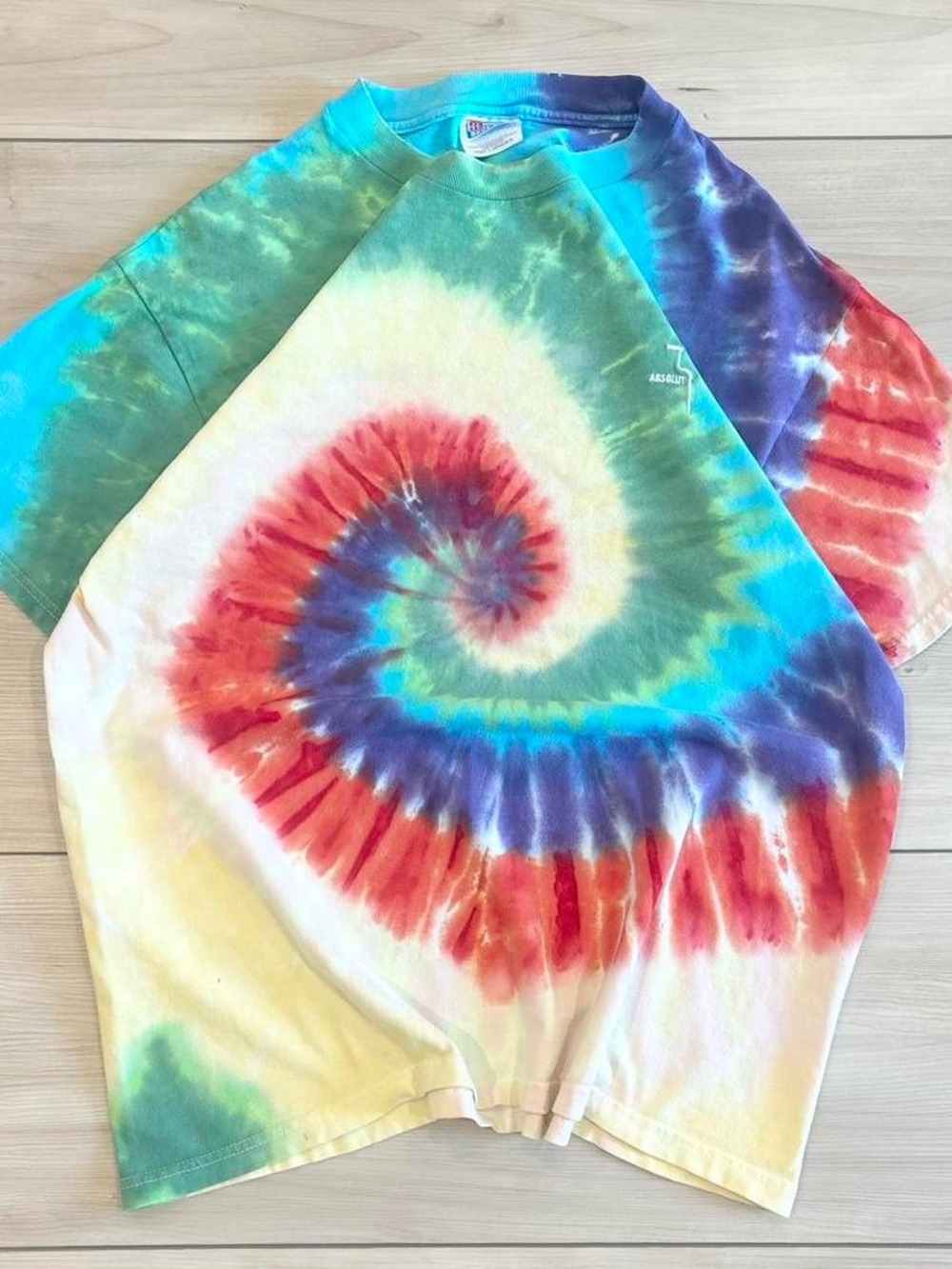 Hanes Beefy Vintage 90s Spiral Tie-Dye Absolute Vodka Mens T-Shirt - Multicolor